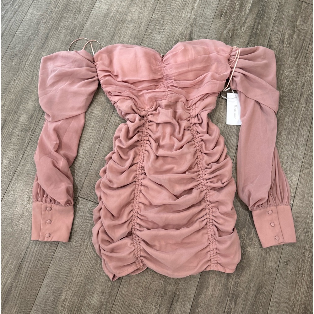 BUNDLE 2 ITEMS FOR $8✨

🌸BOUTIQUE chiffon mini dress ✨